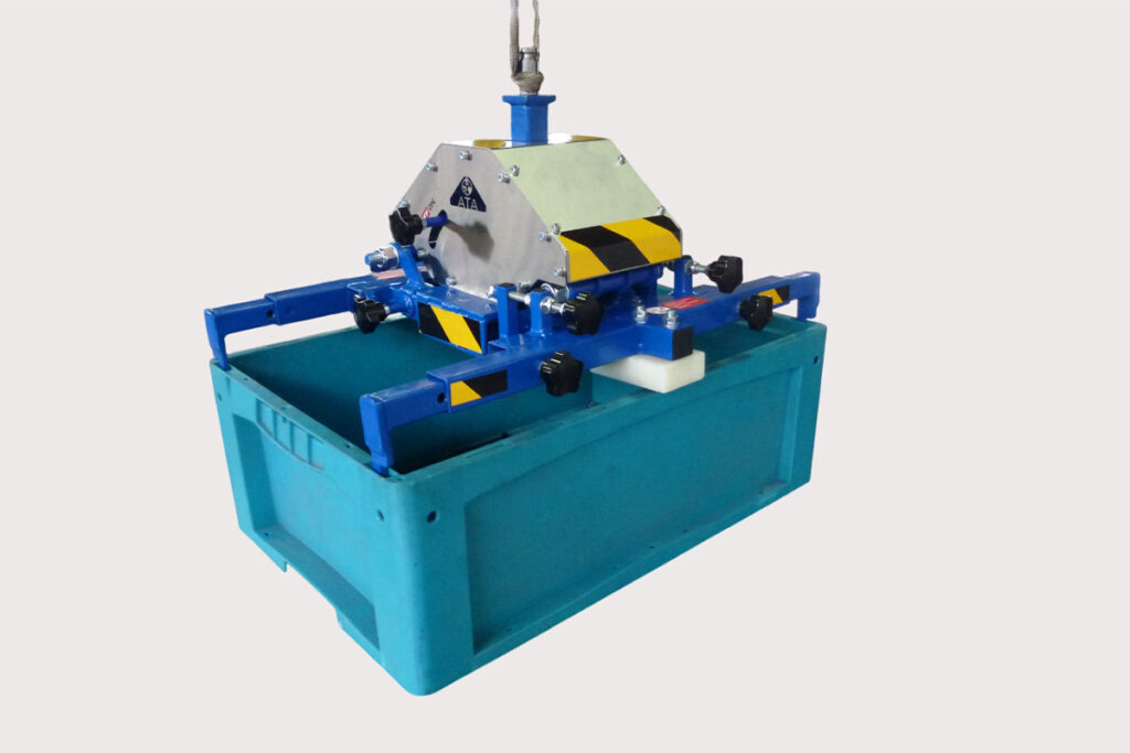 pinza meccanica per spostare ceste di varie dimensioni